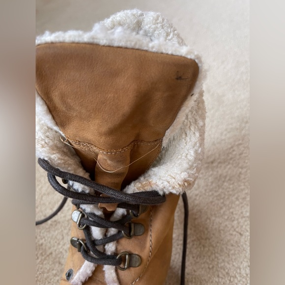Sherpa Lines Leather Booties - Picture 6 of 11